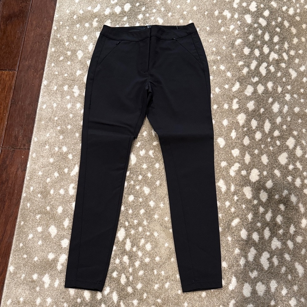 White House Black Market Black Slim The Skinny Ankle Pant. Size 00